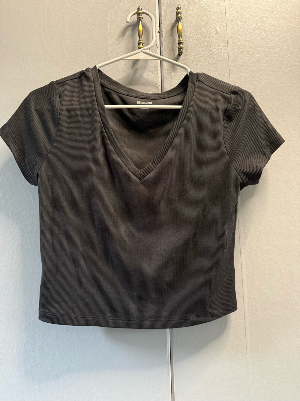 No Boundaries Black Ribbed V-Neck Crop Top